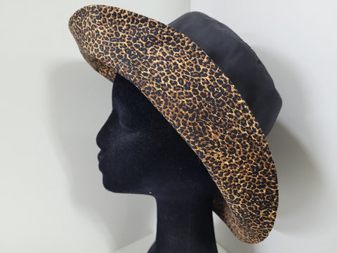 Wet Weather Bucket Hat  || Black-Small Leopard